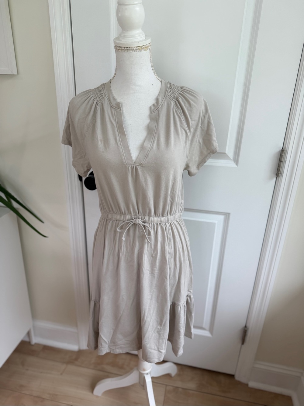 Women's Casual Short Sleeve V-Neck Tie Waist Dress - gray